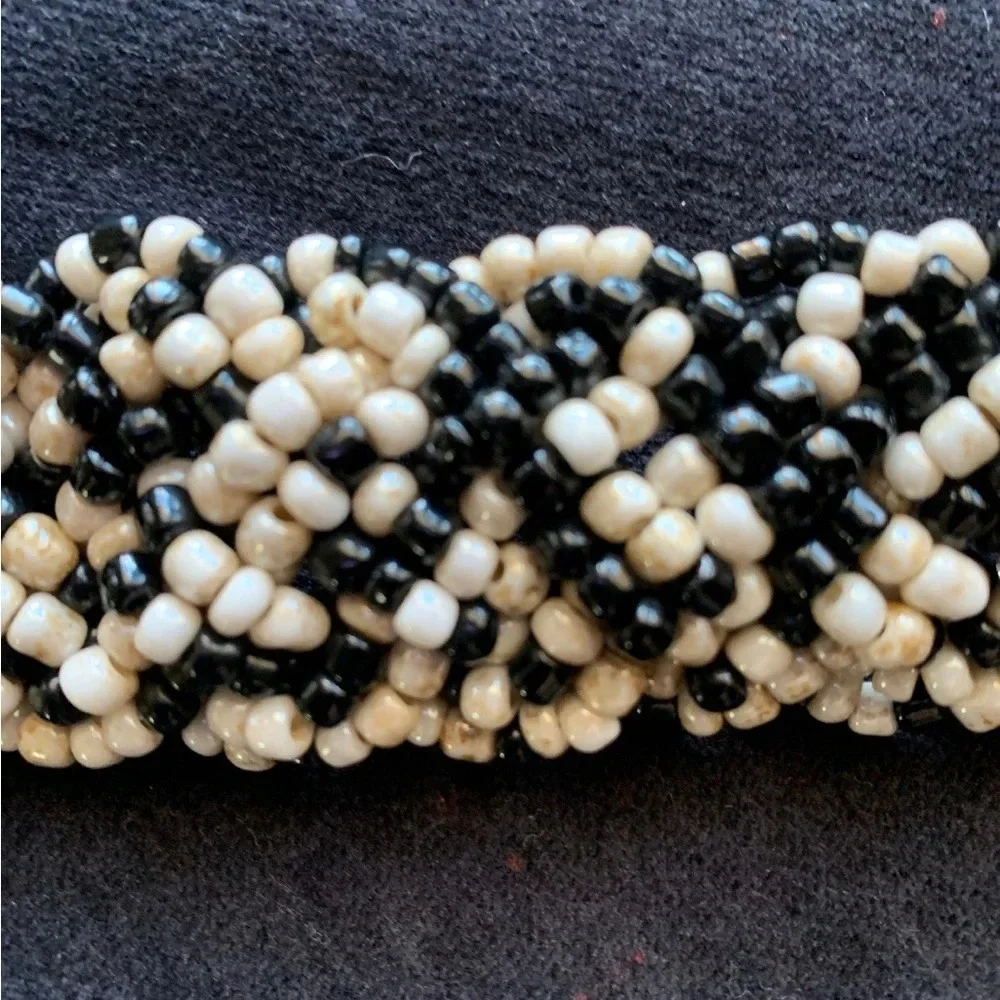 Beaded‎ Belt Black/White-Made in Indonesia